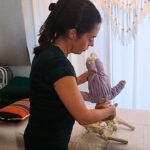 eu com boneco e bacia na marquesa banner
